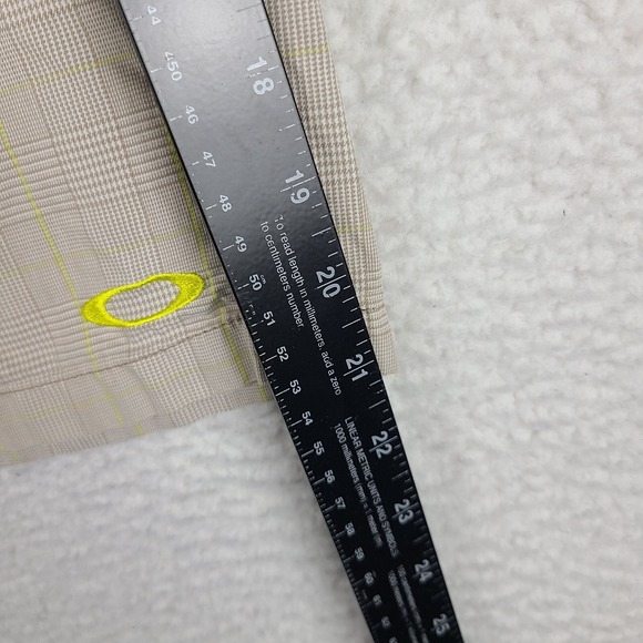 Oakley Shorts Mens 36 Beige Tan Brown Yellow Plaid 10" Inseam Casual Golf Chino - Picture 8 of 14